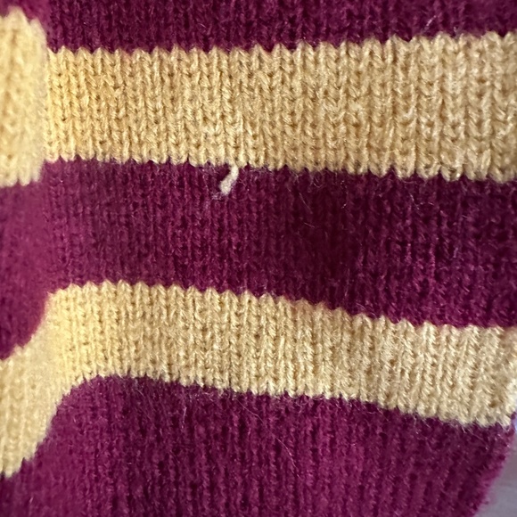 Harry Potter Gryffindor Knit Scarf Red Gold - Picture 9 of 9